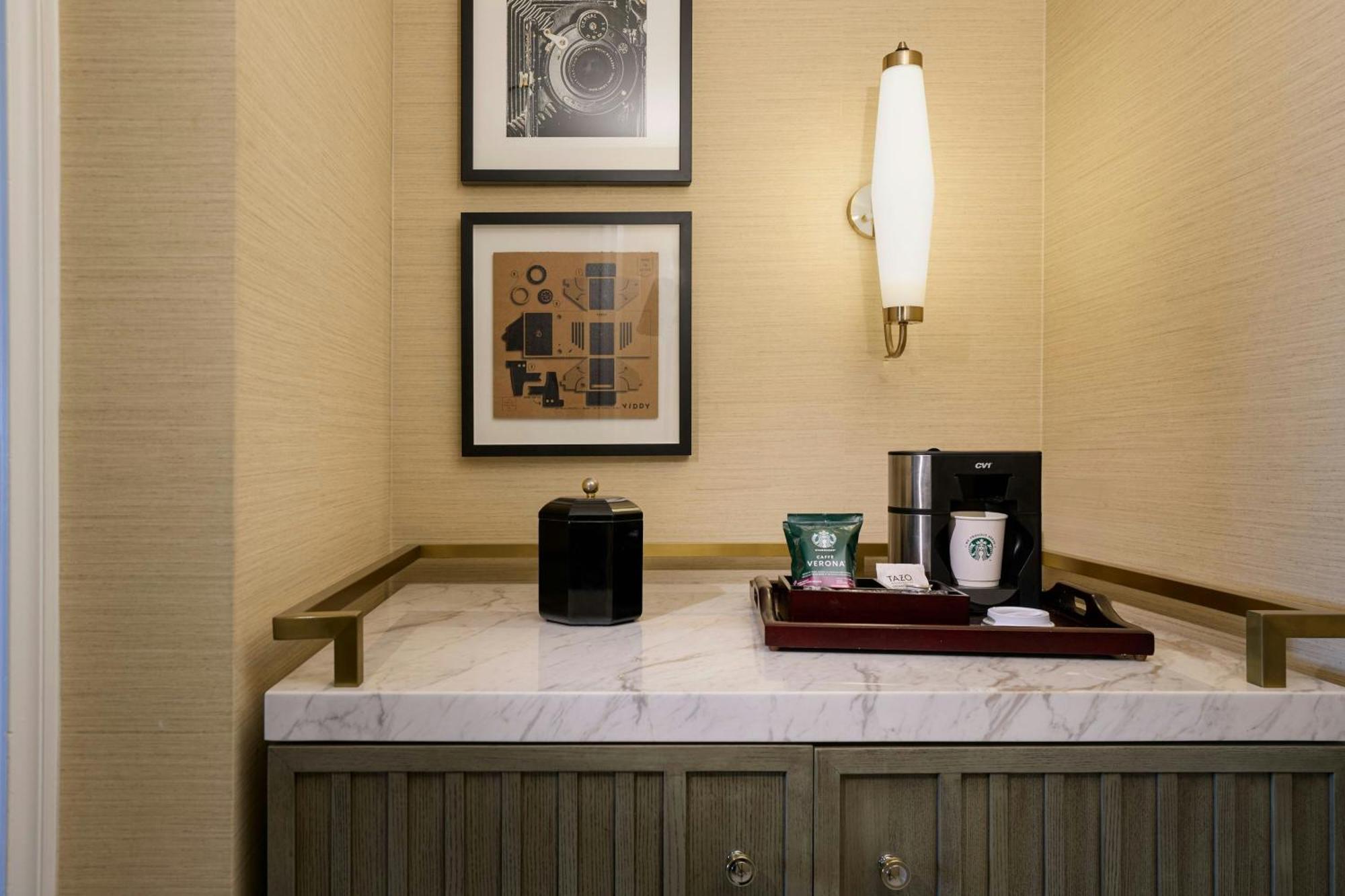 The Henry, Autograph Collection Hotel Dearborn Bagian luar foto