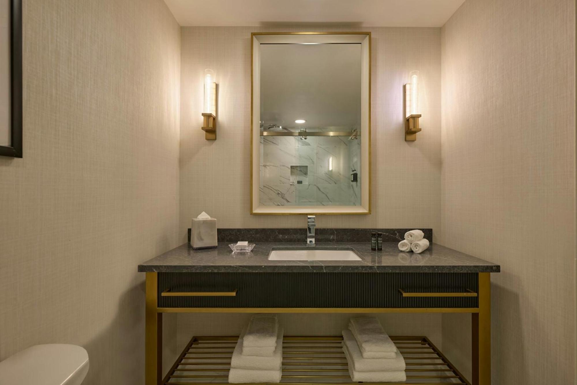The Henry, Autograph Collection Hotel Dearborn Bagian luar foto